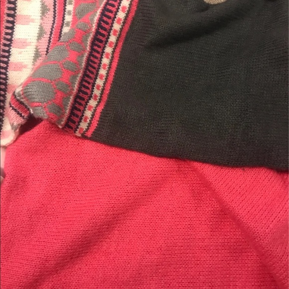 Gap Matching Hat/Scarf Set - Picture 2 of 8
